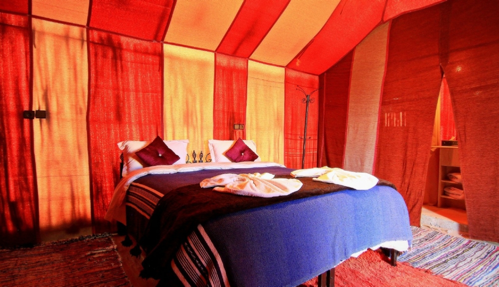 Luxury tents in Merzouga - Akabar VIP camp in Sahara desert