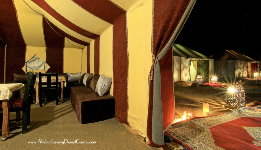 Restaurant in Akabar Luxury Camp - Traditional Moroccan meals and cuisine in Sahara